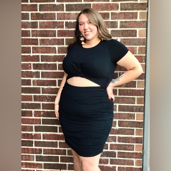 Meet your Posher, Mikayla - Picture 1 of 2